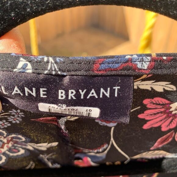 Take 50% OFF- Lane Bryant Women’s Floral Blouse, Size-28 - Picture 7 of 7